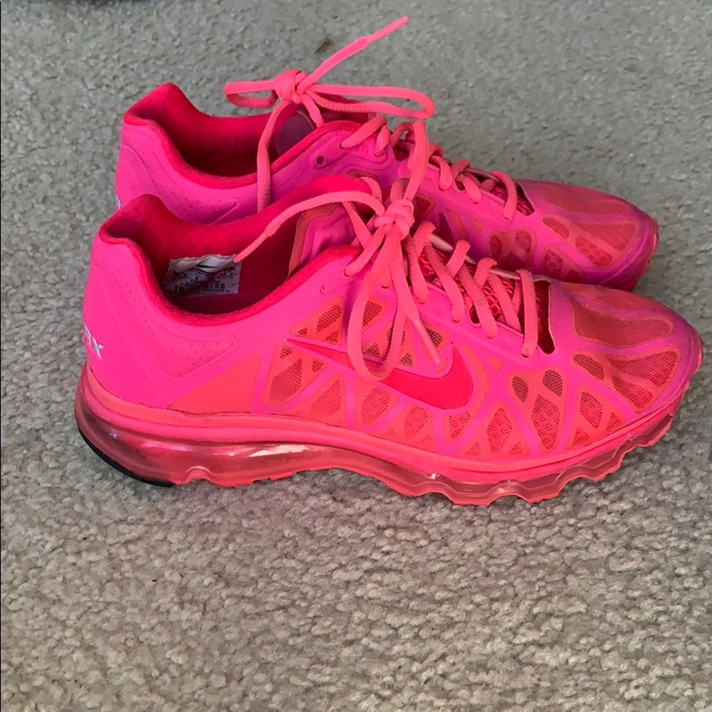 USED PINK NIKE AIR MAX SZ 8.5